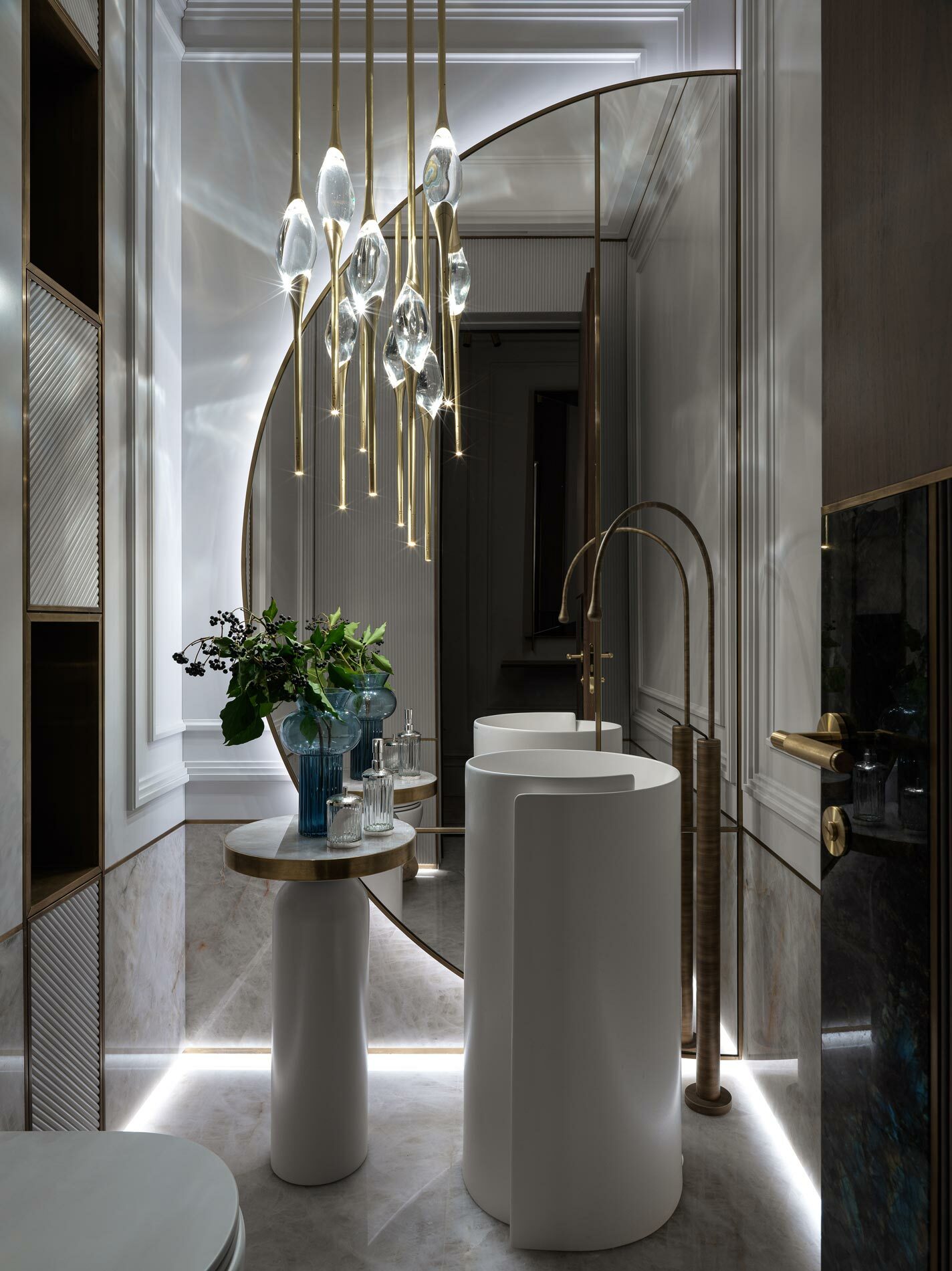Ordynka 25 bathroom interior design by Nino Zvarkovskaya